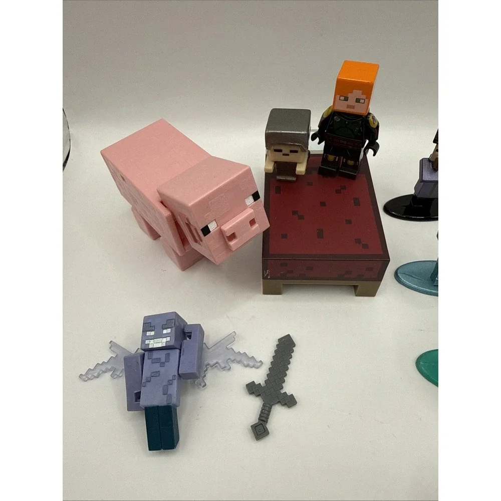 Lot Of 18‎ Minecraft Nano Metal Die Cast Figures Diecast. 5-Plastic Figures